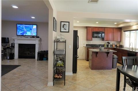3860 Oleander Dr, Highland, CA 92346 photo 3