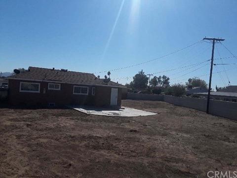 262 E Carter St, Rialto, CA 92376 photo 4
