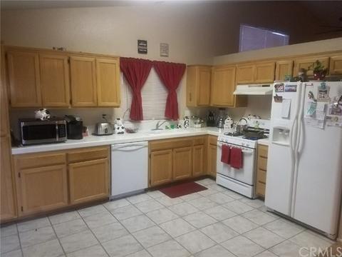 13591 Bentwood St, Hesperia, CA 92344 photo 4