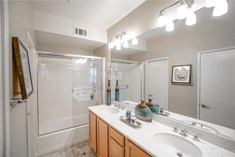 500 N Willowbrook Ave #E2, Compton, CA 90220 photo 4