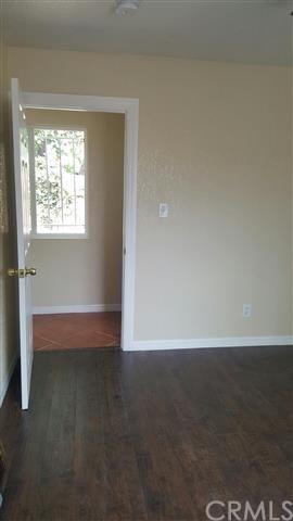 2086 E Hatchway St, Compton, CA 90222 photo 5