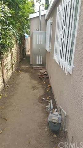 2086 E Hatchway St, Compton, CA 90222 photo 11