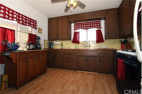 8619 Meadow Rd, Downey, CA 90242 photo 6