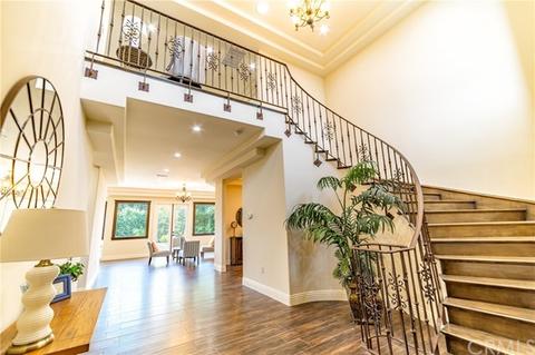 8576 Cherokee, Downey, CA 90241 photo 2