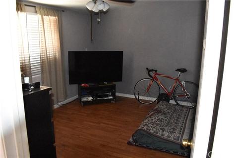 745 E G St, Colton, CA 92324 photo 7