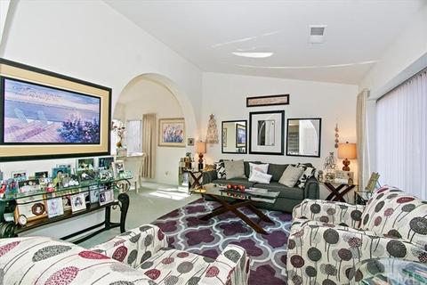 939 Hedges Dr, Corona, CA 92880 photo 2