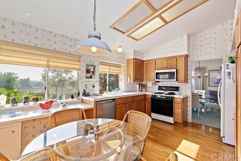 939 Hedges Dr, Corona, CA 92880 photo 6