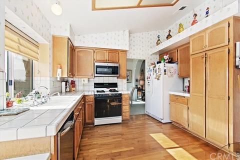 939 Hedges Dr, Corona, CA 92880 photo 7