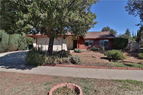 531 Bond St, Redlands, CA 92373 photo 2
