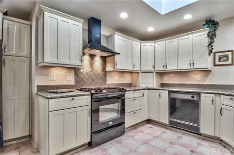 621 Center Crest Dr, Redlands, CA 92373 photo 9
