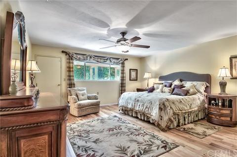 621 Center Crest Dr, Redlands, CA 92373 photo 17