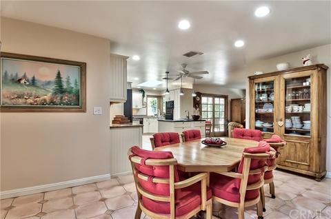 621 Center Crest Dr, Redlands, CA 92373 photo 7
