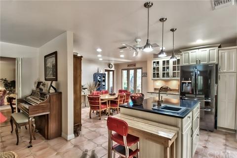 621 Center Crest Dr, Redlands, CA 92373 photo 12