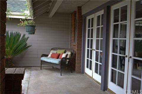 388 Cynthia Crst, Redlands, CA 92373 photo 4