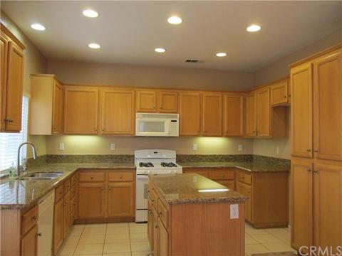 1180 Pinebourne Cir, Beaumont, CA 92223 photo 3