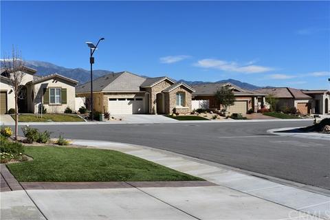441 Everest Peak, Beaumont, CA 92223 photo 2