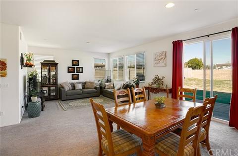 546 W James St, Rialto, CA 92376 photo 7