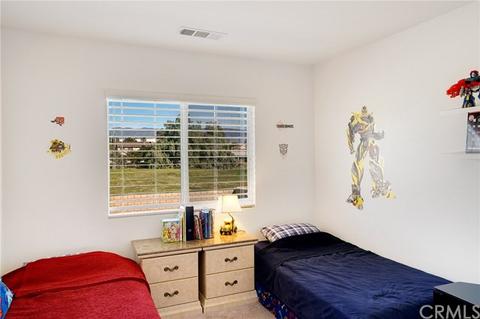 546 W James St, Rialto, CA 92376 photo 23