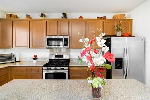 546 W James St, Rialto, CA 92376 photo 8