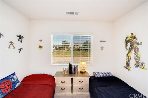 546 W James St, Rialto, CA 92376 photo 22