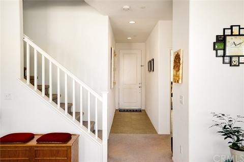 546 W James St, Rialto, CA 92376 photo 3