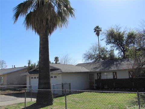 27175 Cypress St, Highland, CA 92346 photo 3