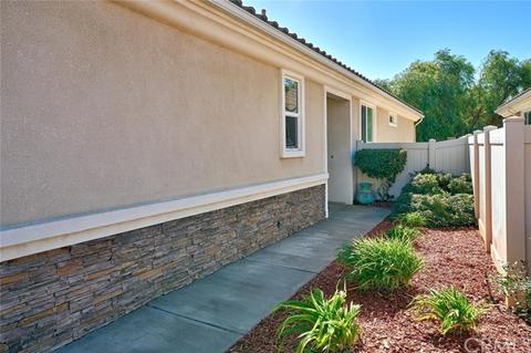 995 Blackhawk Dr, Beaumont, CA 92223 photo 3
