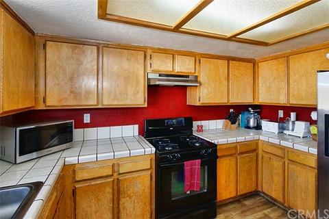 22638 South Rd, Apple Valley, CA 92307 photo 9