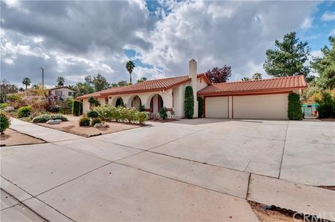 150 Carmody St, Redlands, CA 92373 photo 2