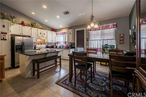 375 Falling Leaf Ln, Banning, CA 92220 photo 8