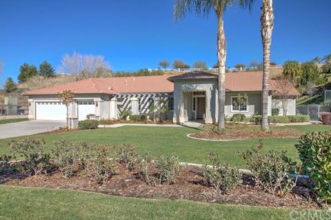 800 Creekside Dr, Redlands, CA 92373 photo 3
