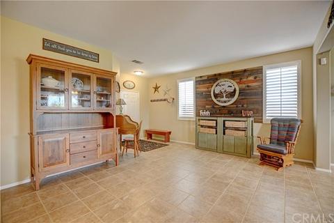 33085 Eagle Point Dr, Yucaipa, CA 92399 photo 6