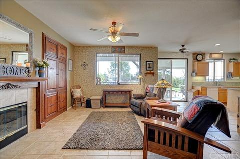 33085 Eagle Point Dr, Yucaipa, CA 92399 photo 7