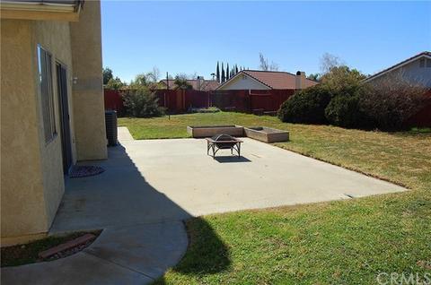 1733 Roy Ct, Beaumont, CA 92223 photo 3