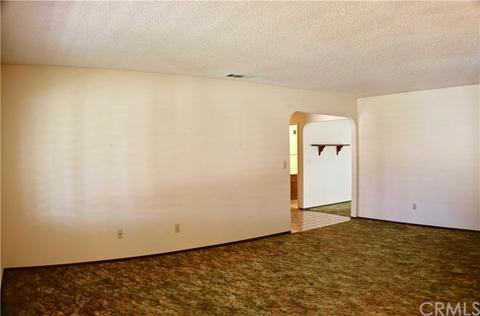 36047 Leah Ln, Yucaipa, CA 92399 photo 8