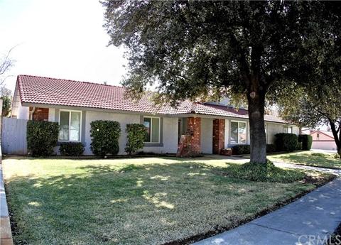 36047 Leah Ln, Yucaipa, CA 92399 photo 2