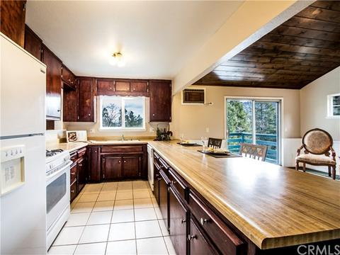 24662 Bernard Dr, Crestline, CA 92325 photo 9
