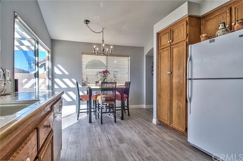 703 Cedar View Dr, Beaumont, CA 92223 photo 4