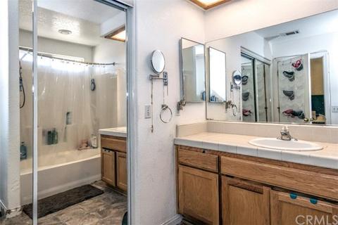22281 Miramot Rd, Apple Valley, CA 92308 photo 18
