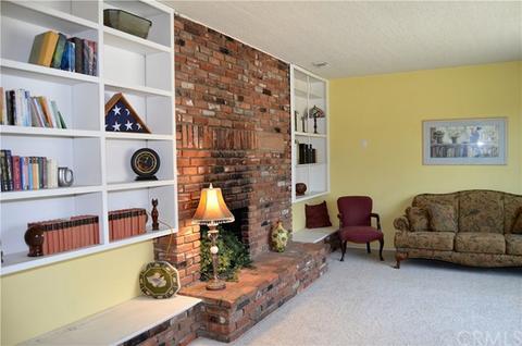 10404 Fremont St, Yucaipa, CA 92399 photo 9