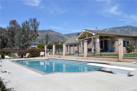 10404 Fremont St, Yucaipa, CA 92399 photo 2