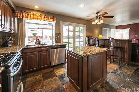 7523 Cram Rd, Highland, CA 92346 photo 6