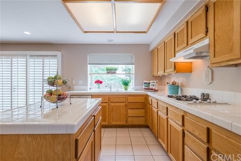 7371 Silkwood Ln, Highland, CA 92346 photo 9