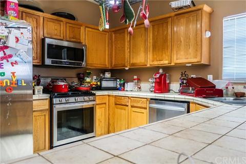 7346 Cunningham St, Highland, CA 92346 photo 4