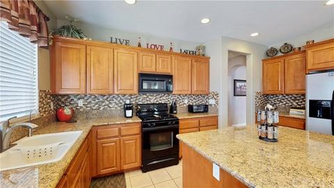 7092 Amanda Way, Hesperia, CA 92345 photo 23