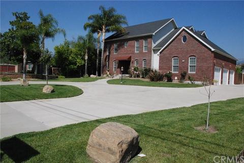 1120 Sapphire Ave, Mentone, CA 92359 photo 2