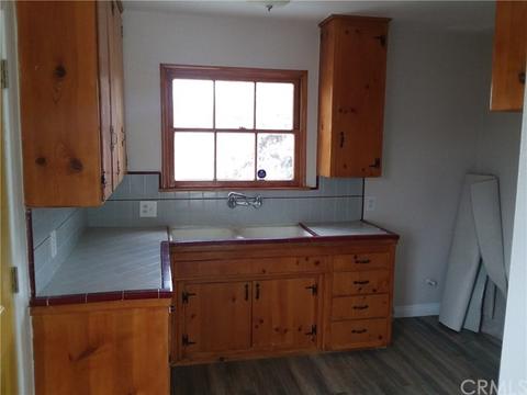 561 N Yucca Ave, Rialto, CA 92376 photo 5