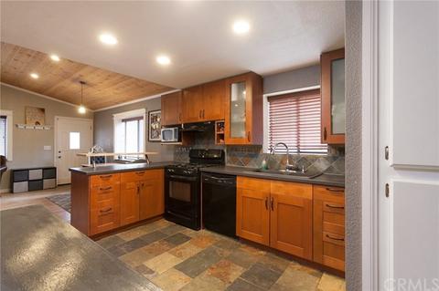 2077 3rd Ln, Big Bear City, CA 92314 photo 10