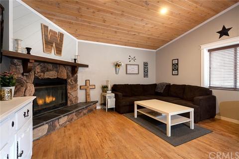 2077 3rd Ln, Big Bear City, CA 92314 photo 6