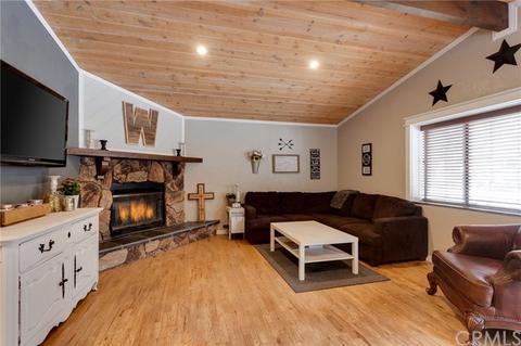 2077 3rd Ln, Big Bear City, CA 92314 photo 5